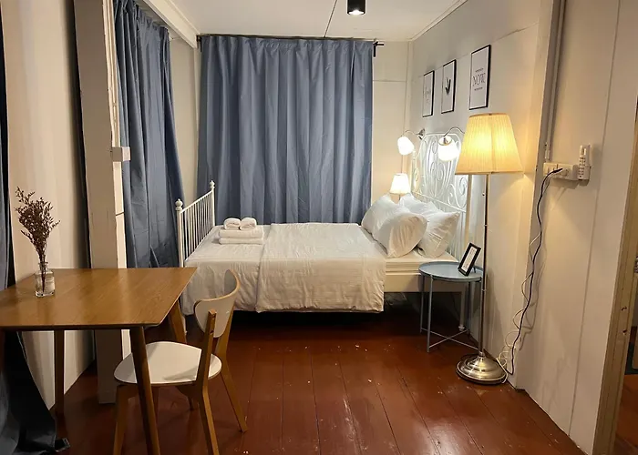 3 Bedrooms 2 Bathroom's * Bangkok