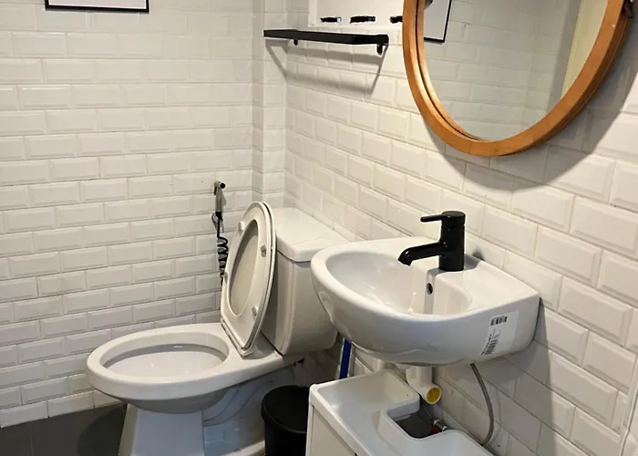 3 Bedrooms 2 Bathroom's